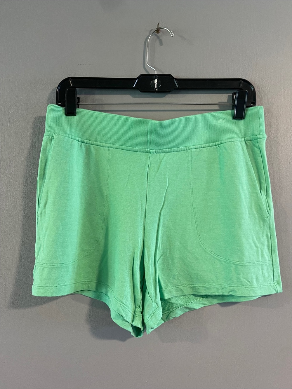 Athleta Coaster Recover shorts size S